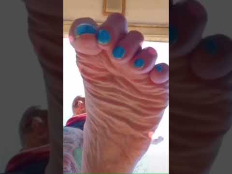 Giantess feet | Long toes