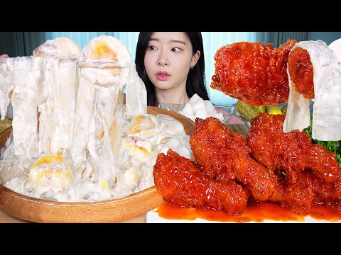   پاستای خامه ای و پنیری با نودل شیشه ای غلیظ و مرغ سرخ شده تند