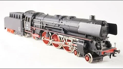 Marklin DB BR 01 Express Train Steam Locomotive pulling DB D-Zug on C-Track Layout