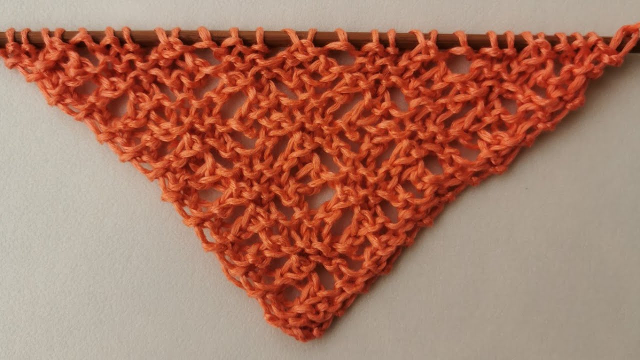 Modello scialle triangolare punto traforato ai ferri. How to knit lace  shawl. - YouTube