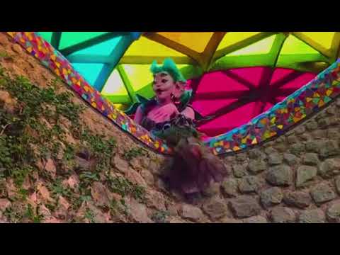 Melanie Martínez - LEECHES (Lyric Video)