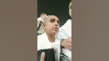 أبهر الجميع بصوته العذب رغم صغر سنه ‏طفل يتلو القرآن الكريم‏ أثناء الطواف حول الكعبة