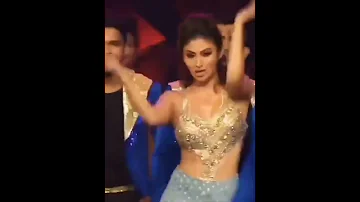 Mouni Roy At An Awards Function II #mauniroy