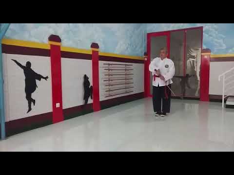 Kungfu Tradisional Awan Putih - Jurus  Pedang Tradisional - YouTube