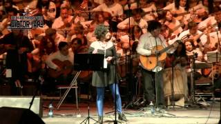 Video thumbnail of "MIL GUITARRAS para VÍCTOR JARA 2015. Luz María Henríquez interpretando EL APARECIDO."