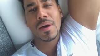 Romeo santos cantando sin autotune )