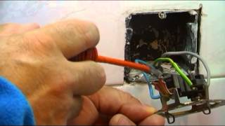 ELECTRICIDAD BASICA: CABLES DE UN ENCHUFE- TOMA CORRIENTE - YouTube