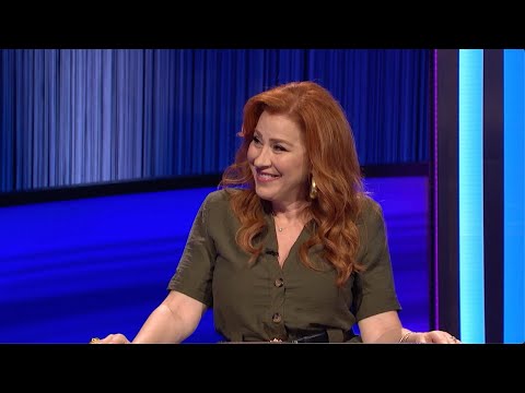 Moment: Lisa Ann Walter On Her Background in Stand Up Comedy - Celebrity Jeopardy!