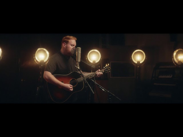 Gavin James - Hard To Do (Live at The Church Studios) class=