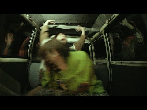 ドライブ中に血だらけのゾンビに囲まれるドッキリが過去一怖すぎたww