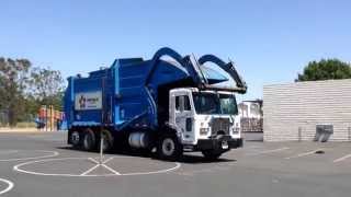 Republic Services Diesel Peterbilt 320 McNeilus Front Loader 2004