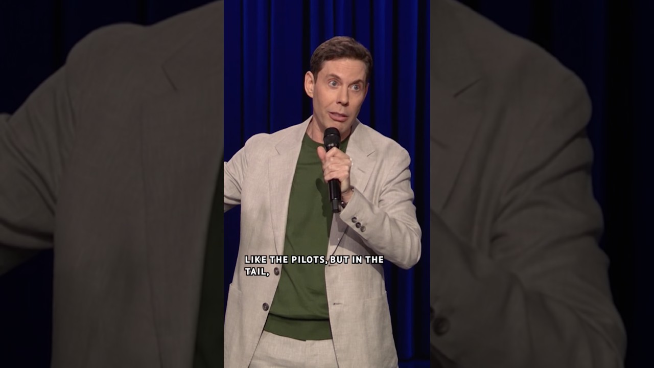 #RyanHamilton thinks airplanes should have a children-only section in the back 😭 #StandUp