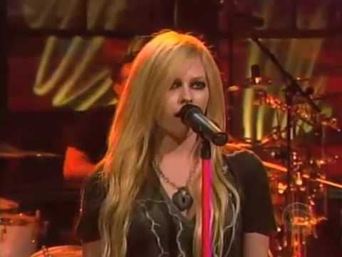 Avril Lavigne - Hot  (live) [HQ]