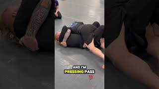 Half Guard Passing #1 #viral #bjj #jiujitsu #mma #nogi #adcc #martialarts #shorts #catchwrestling