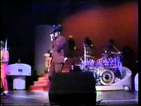 Tip Of My Tongue - The Tubes (live San Francisco 1983)