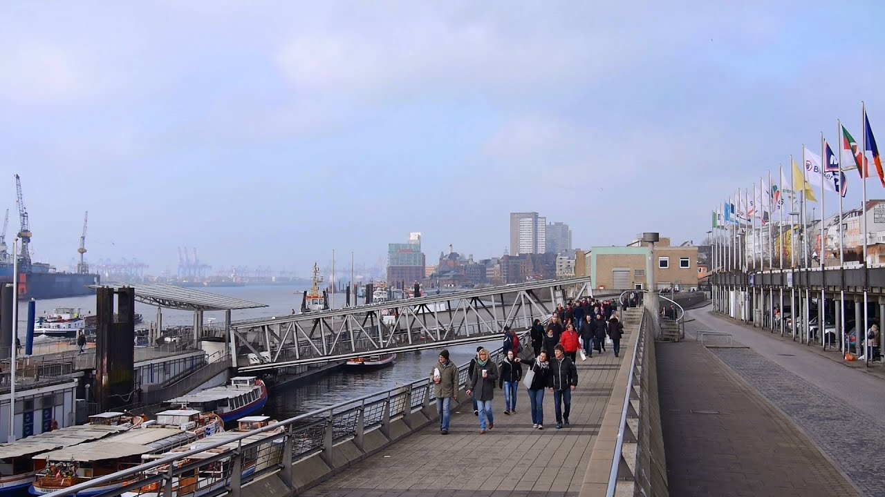 hafen miniature schnauzers Hamburg, St. Pauli, Landungsbrücken, Promenade am Elbufer - Full HD (1080p) Videobild