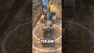 latihan skill para operator excavator, menggali di area yang digarisi