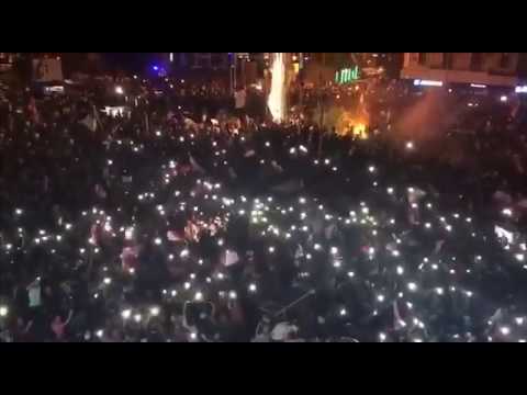 in-lebanon-protesters-staged-a-rave-with-a-dj-muzle-and-flashlights