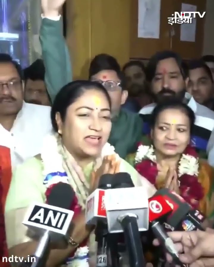 Delhi CM Rekha Gupta ने महाशिवरात्रि पर गौरी शंकर मंदिर में की पूजा अर्चना | Mahashivratri