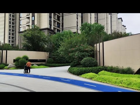 卖房人都开始崩溃了,楼市真的开了一个大玩笑! - YouTube