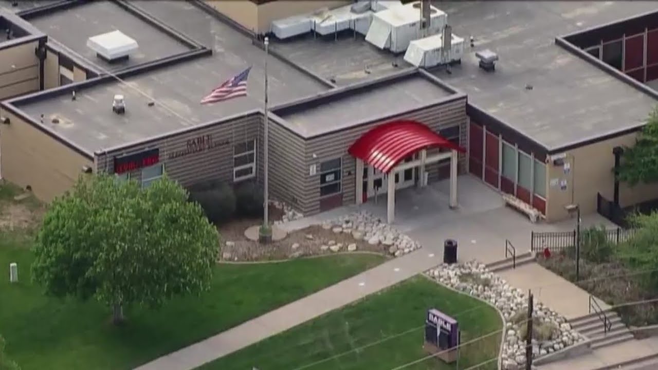 Aurora School Board votes to close 2 elementary schools YouTube