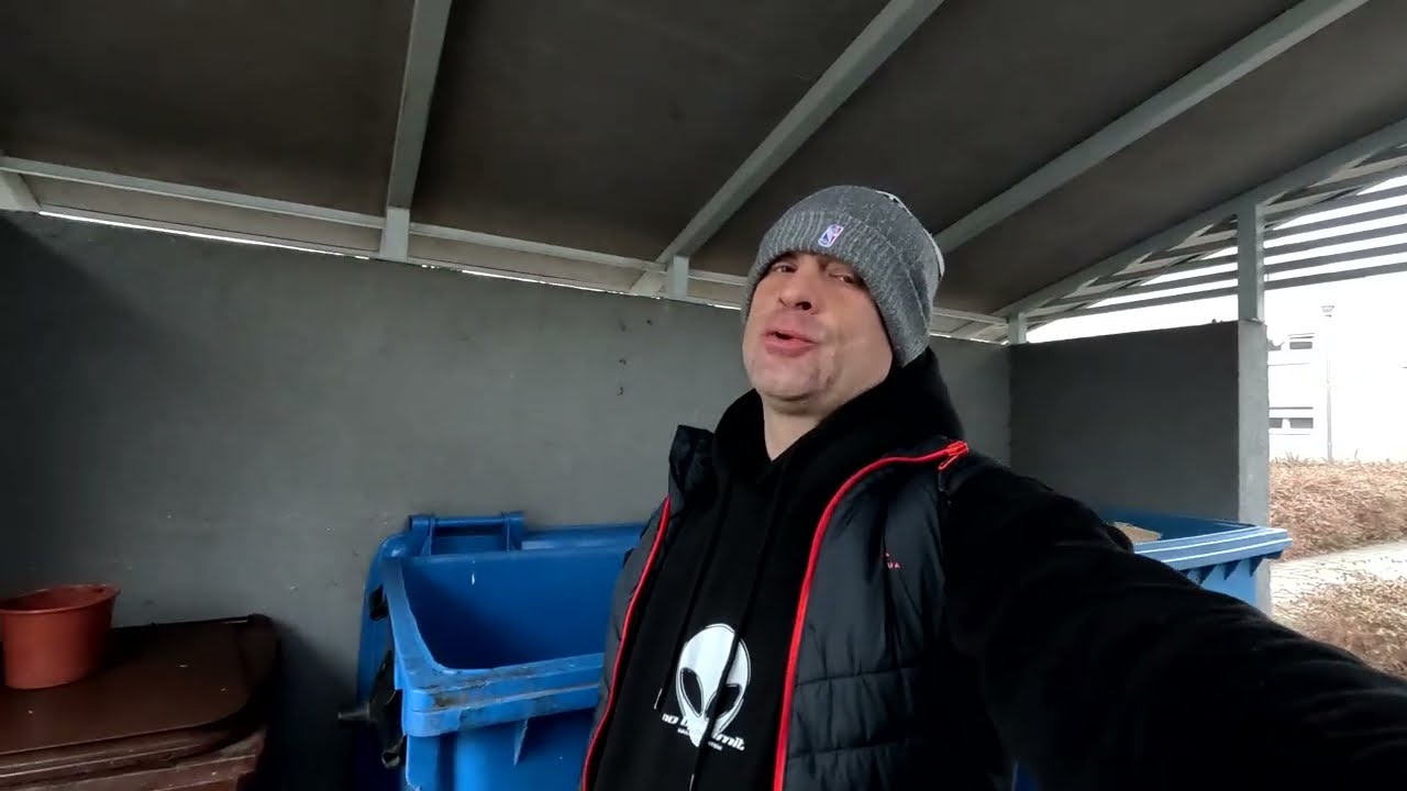 Znaleźliśmy serię cennych skarbów śmietnikowych _SZOK_Dlaczego ludzie to  wyrzucają do śmieci?