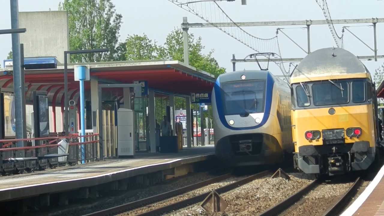 Treinen op Station Almere Buiten - 17 mei 2012