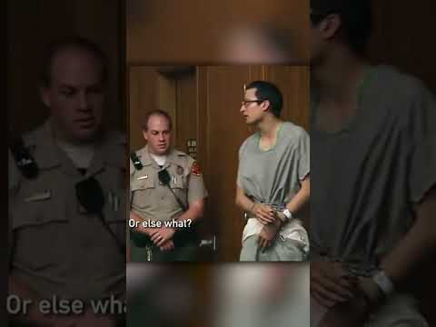 Giggles Threatens Judge When Removed From Court Room | Court Cam | AxE Shorts