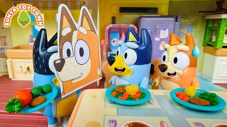BLUEY - Bandit Pretends To Be Mum | Pretend Play with Bluey Toys screenshot 5