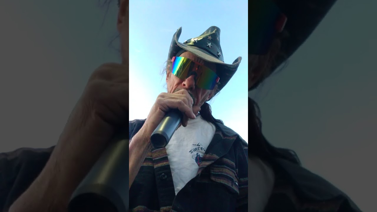 HowRad singing for tips Lake Havasu city, AZ