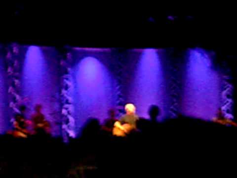 עדיין מחכה לך 