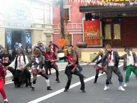 Michael Jackson "Thriller" - Movieland park, Italy...