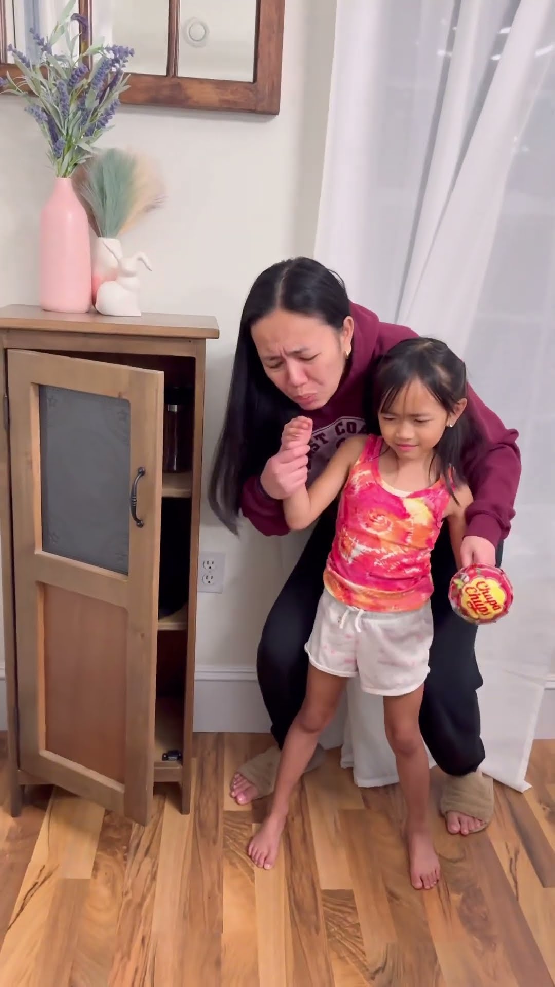 Kid hand stuck in cabinet ???❤️✅