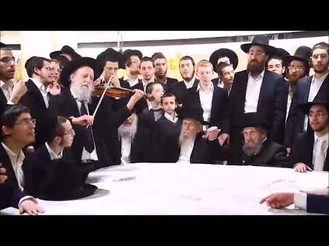 שמחת נישואי נכד מרן הגר"ד לנדו ראש ישיבת סלבודקה