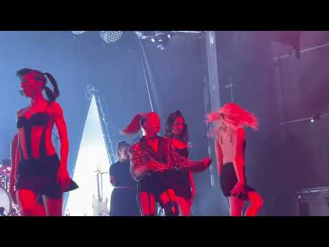 Julia Wieniawa - WENUS (Omamy Tour) Opening night | Warszawa Palladium