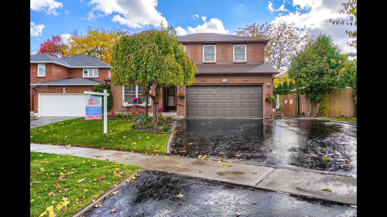 3274 Golden Eagle Drive, Burlington Home for Sale Real Estate