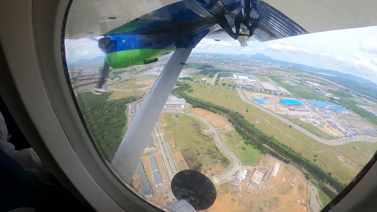 Landing at Kuching International Airport (KCH/WBGG), MasWings DHC-6-400 Twin Otter