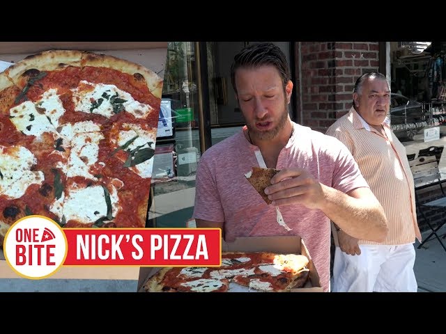 ニックのピザ商品です Barstool Pizza Review - Nick's Pizza (Forest Hills, NY) - YouTube
