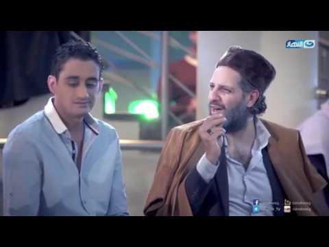 البلاتوه شكل الرجالة وهم مستنيين مراتتهم وهم بيعملوا شوبنج