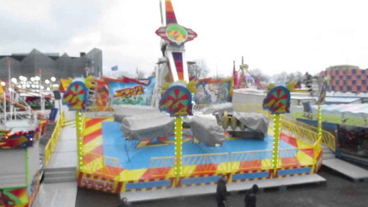 Palais du Rire onride Fête foraine Alencon 2016.
