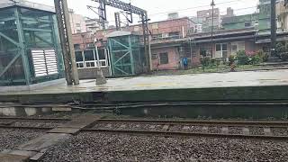 6901次R113單柴電頭+一節全藍行包專車+一節莒光色行包專車+五節全藍行包專車行包專列