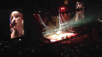 Taylor Swift / "Everything Has Changed" guest appearance/duet at Ed Sheeran
