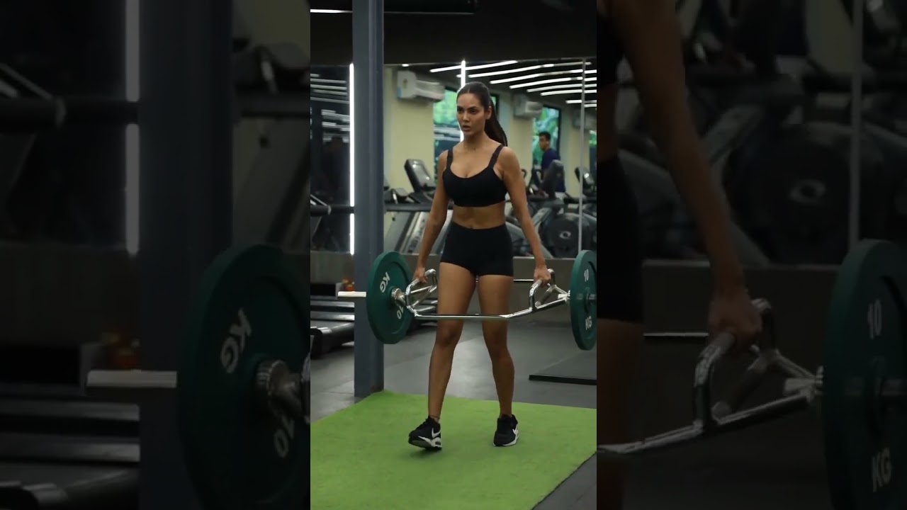 Esha gupta working hard to maintain that Beautiful figure 😘 