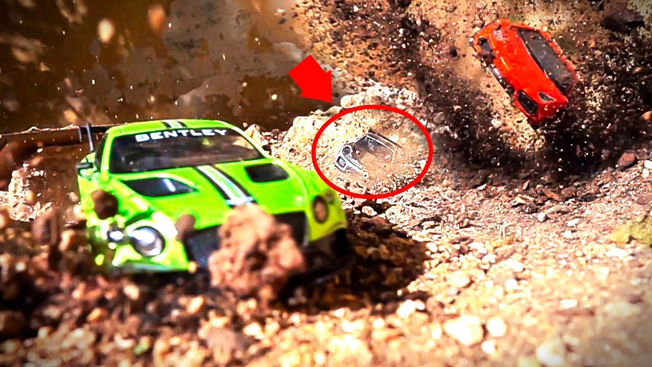 CHOQUES de COCHES a Escala Diecast Car Crash Compilation! YouTube