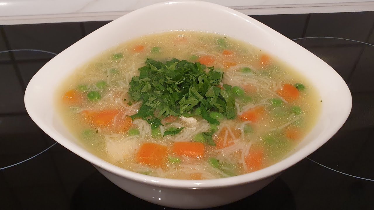 شوربة الخضار صحيه ومفيده وشهيه بنفس الوقت 😋😋