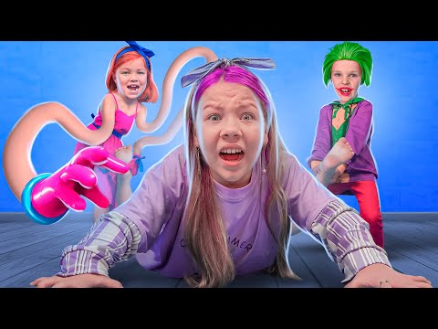 Kindergarten pranks Joker and Mommy long legs! Huggy Wuggy mom in real life!