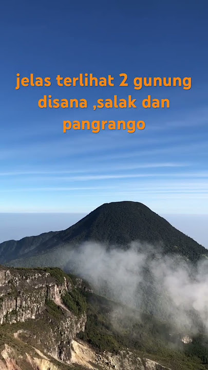 jelas terlihat 2 gunung disana ,salak dan pangrango