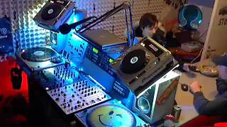 Retro Arena mix session ft. dj Vinn.. recorded from Topradio Ghent - Belgium (get it ?)