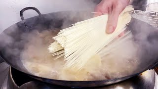 手羽先煮込みそうめん　Stewed chicken wings with Ibonoito