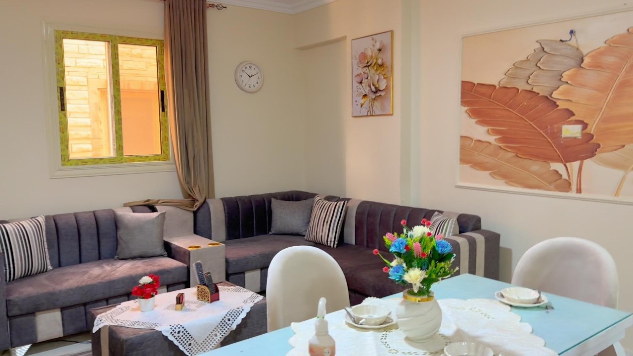 شقة للبيع في الإسكندرية بتطل علي البحر بل اجهزة والفرش 250 الف وقسط علي 4 سنين | لاتفوت الفرصة